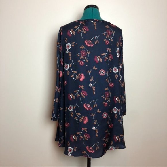 Cupcakes & Cashmere Navy Blue Floral Shift Dress - Picture 2 of 10